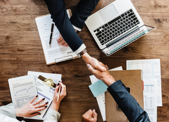 agreement-businessman-close-up-872957