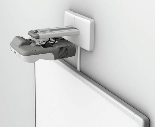 epson_eb-450wi_wall_01