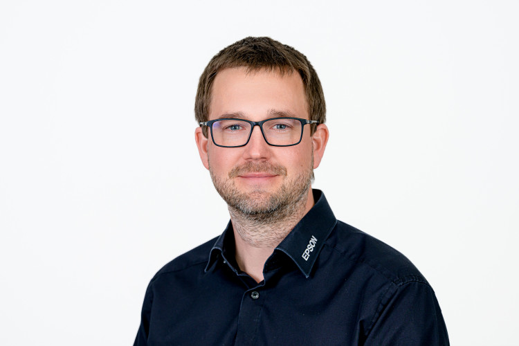PROJEKTORŮM JEŠTĚ NEODZVONILO