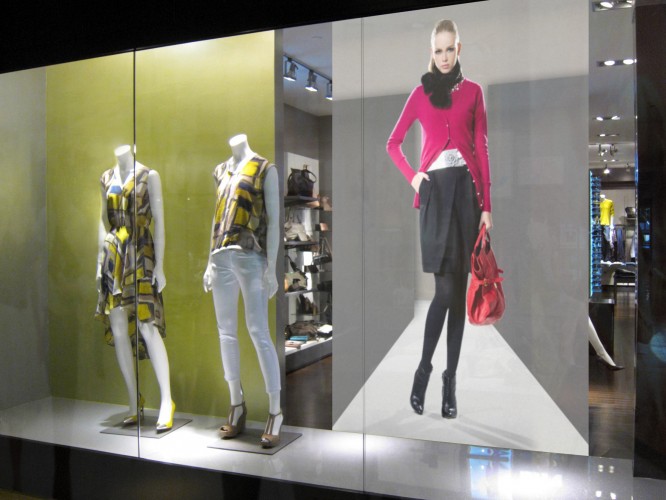 installation_projector_in_retail_environment