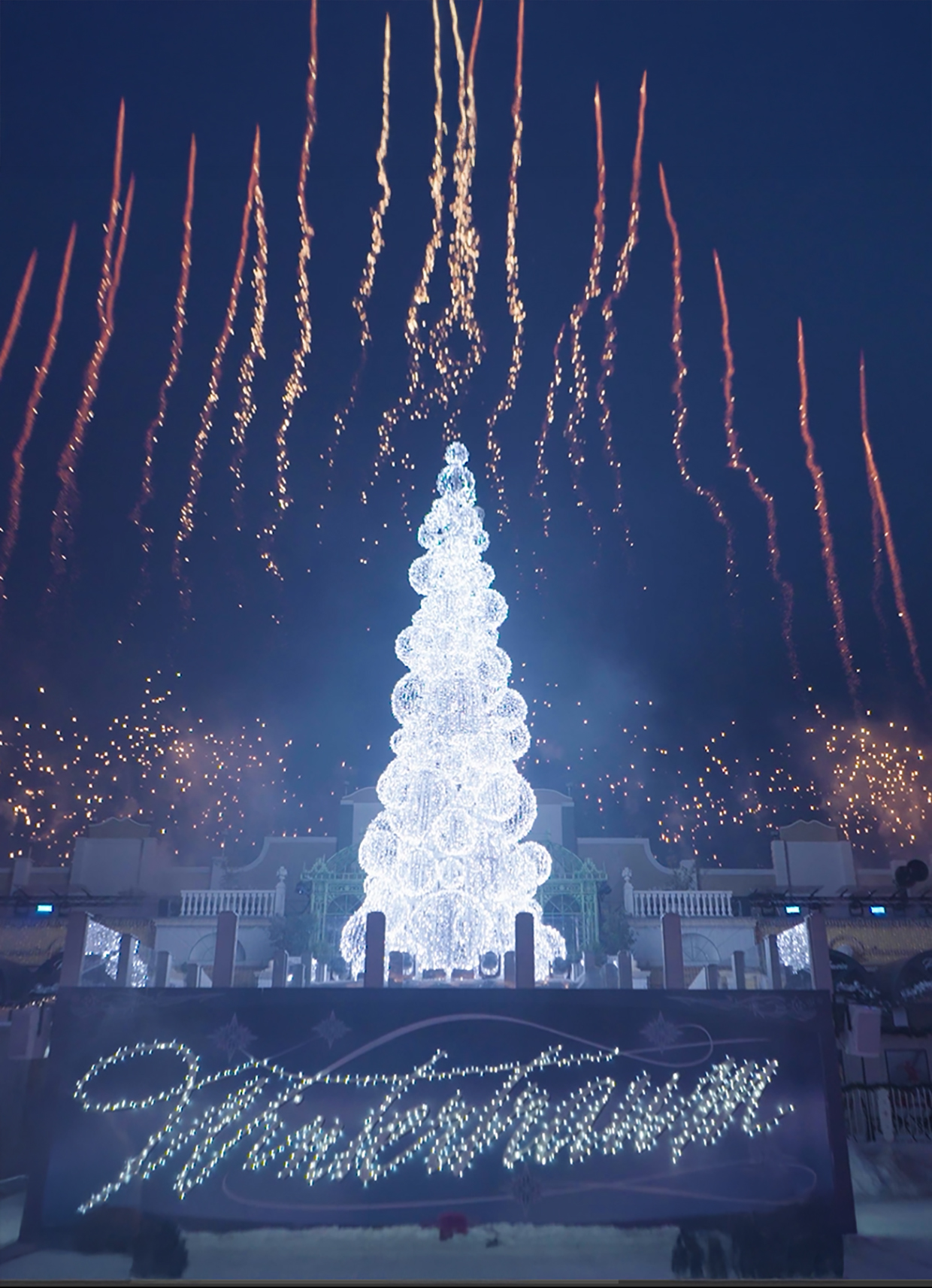 Phantasialand use EB-PU2220B for an immersive visitor experience.