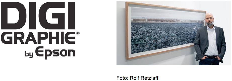 links-epson-digigraphie-logo_rechts-c-rolf-retzlaff_stefan-arand-vor-seinem-bild-recycling-i.98e9d88a
