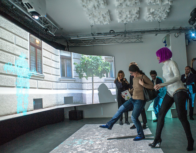 live_interaction_theatre-300dpi-15cm.7801a2e4