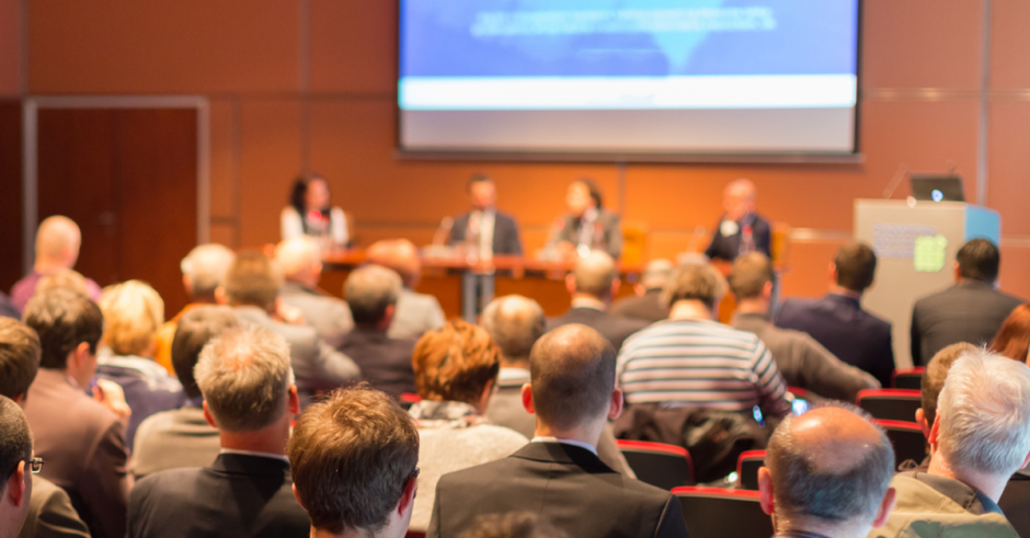 natalia-gomez-como-participar-en-una-mesa-redonda-facebook