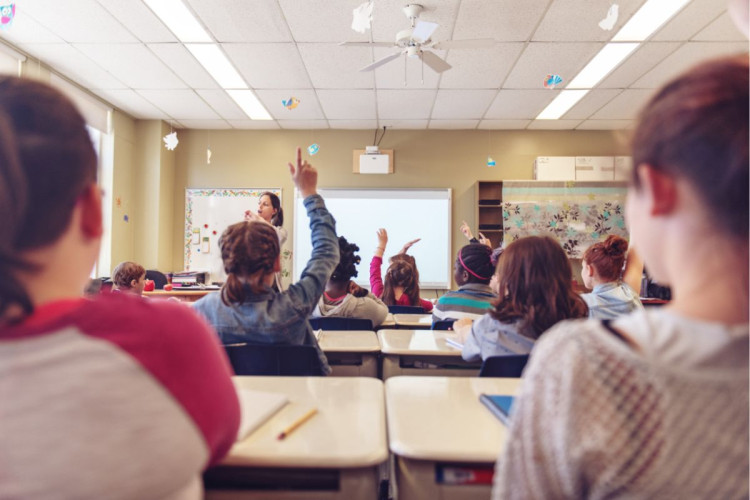 Projektory Epson z pełną obsługą Apple AirPlay 2 i HomeKit – nowy standard wygody i łączności