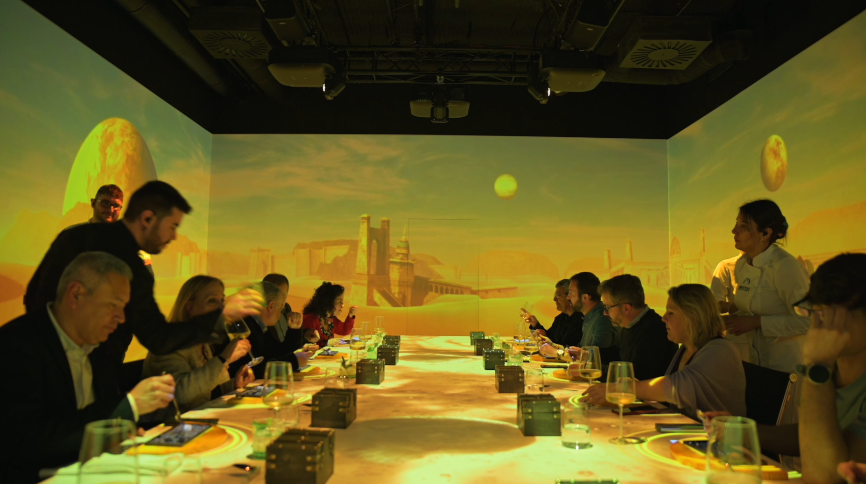 Esperienza immersiva con i videoproiettori Epson al ristorante Sinestesia