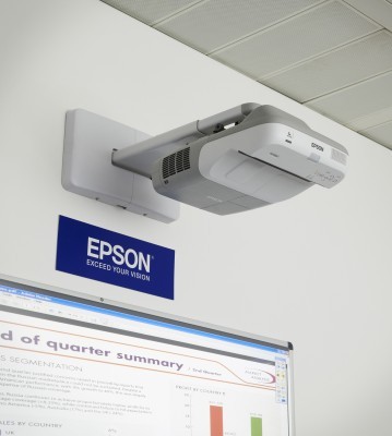 v11h317-eb-450wi-close-up-with-epson-logo_jpg
