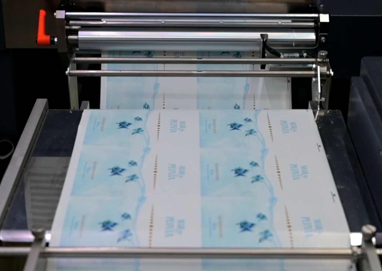 [MR] Adhesivos: la excelencia en la producción de etiquetas con SurePress