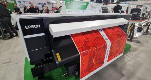 Epson auf der FESPA 2025 Personalisierte Materialien und nachhaltiger Textildruck im Fokus