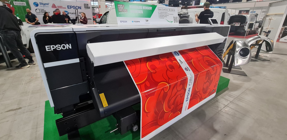 Epson FESPA 2025 -messuilla, osasto A20, halli 2.2: painotuotteiden personointia ja kestävän kehityksen mukaista tekstiilipainatusta
