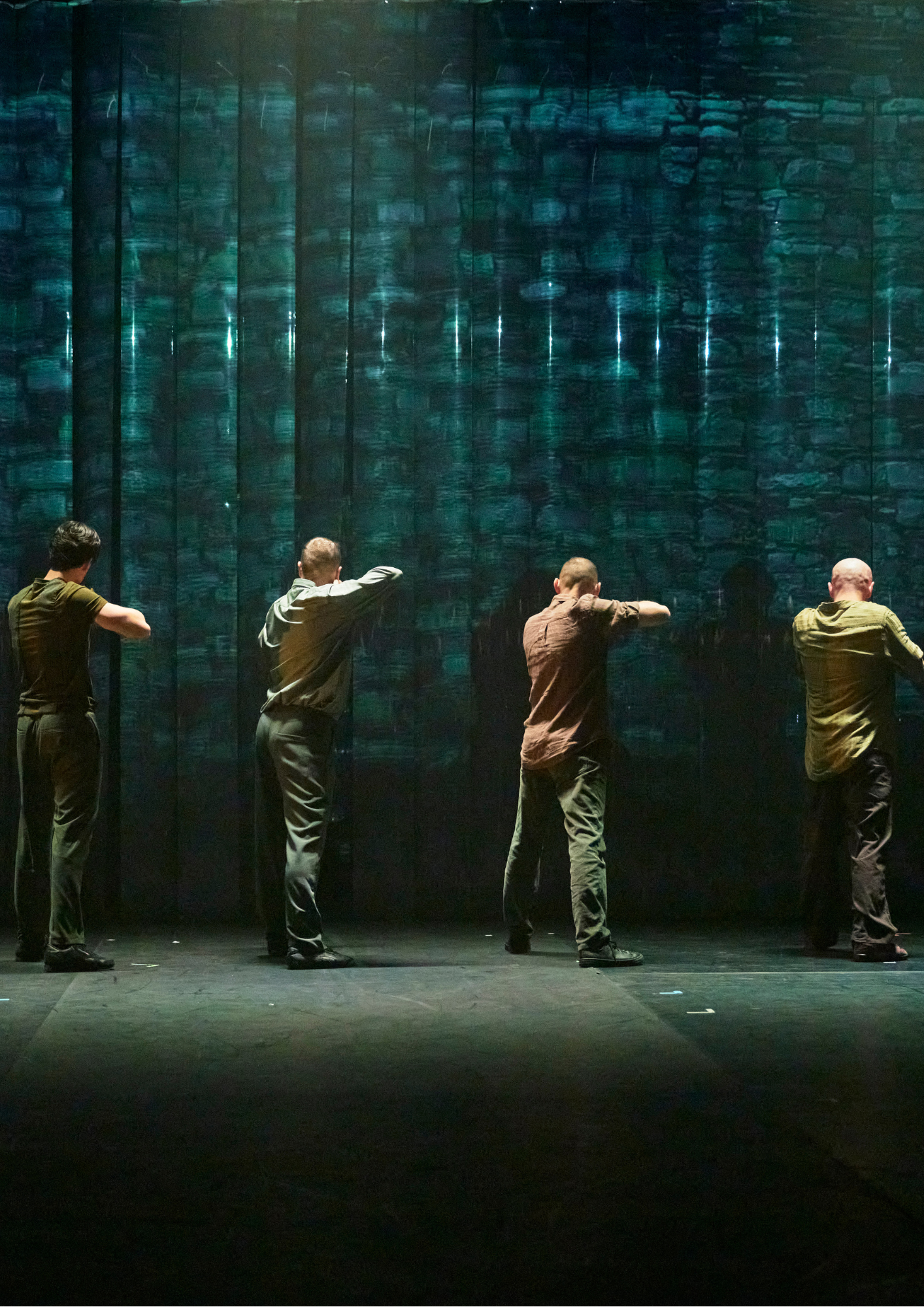 Epson projection pushes the limits with CoisCéim dance theatre